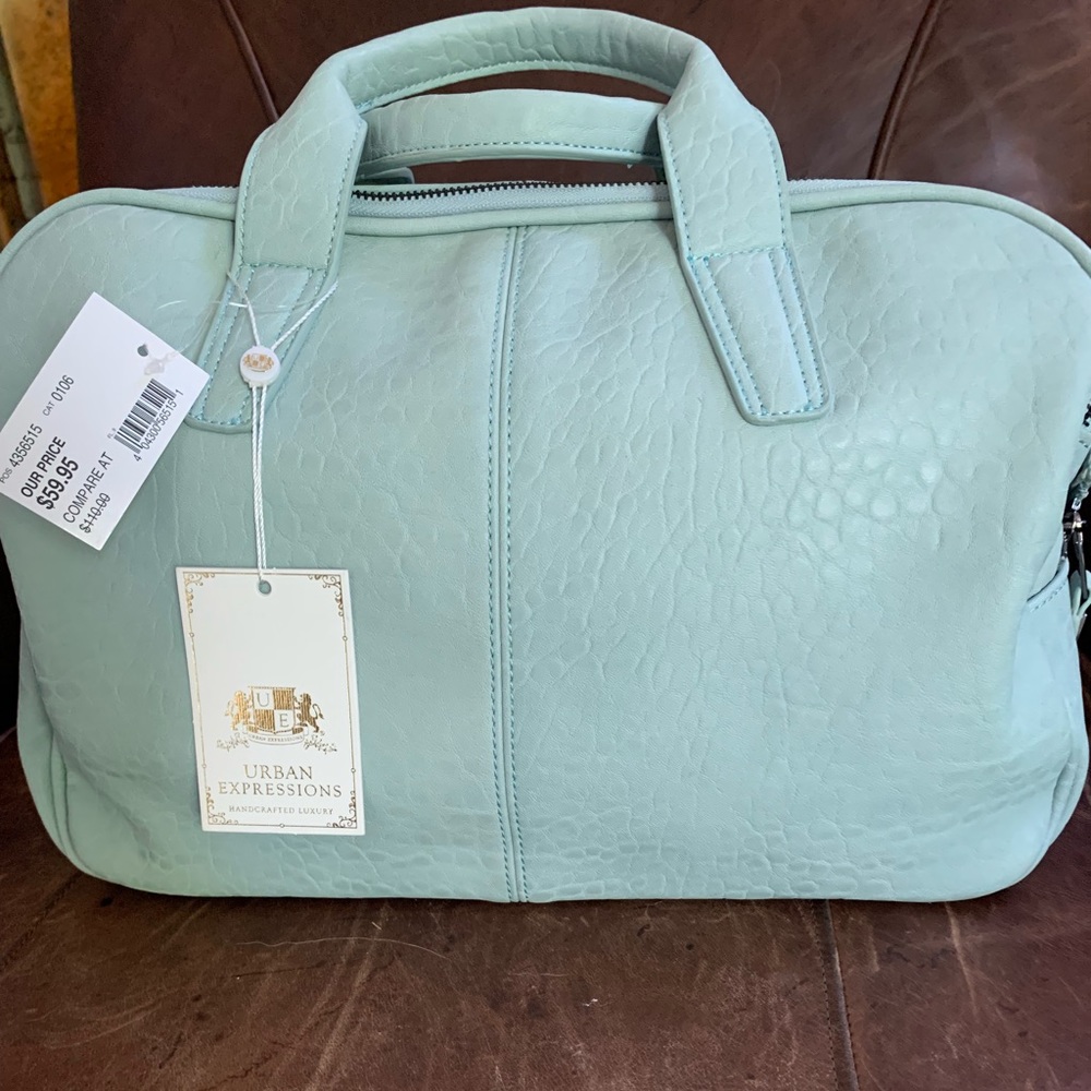 Woman’s handbag with crossbody strap💙